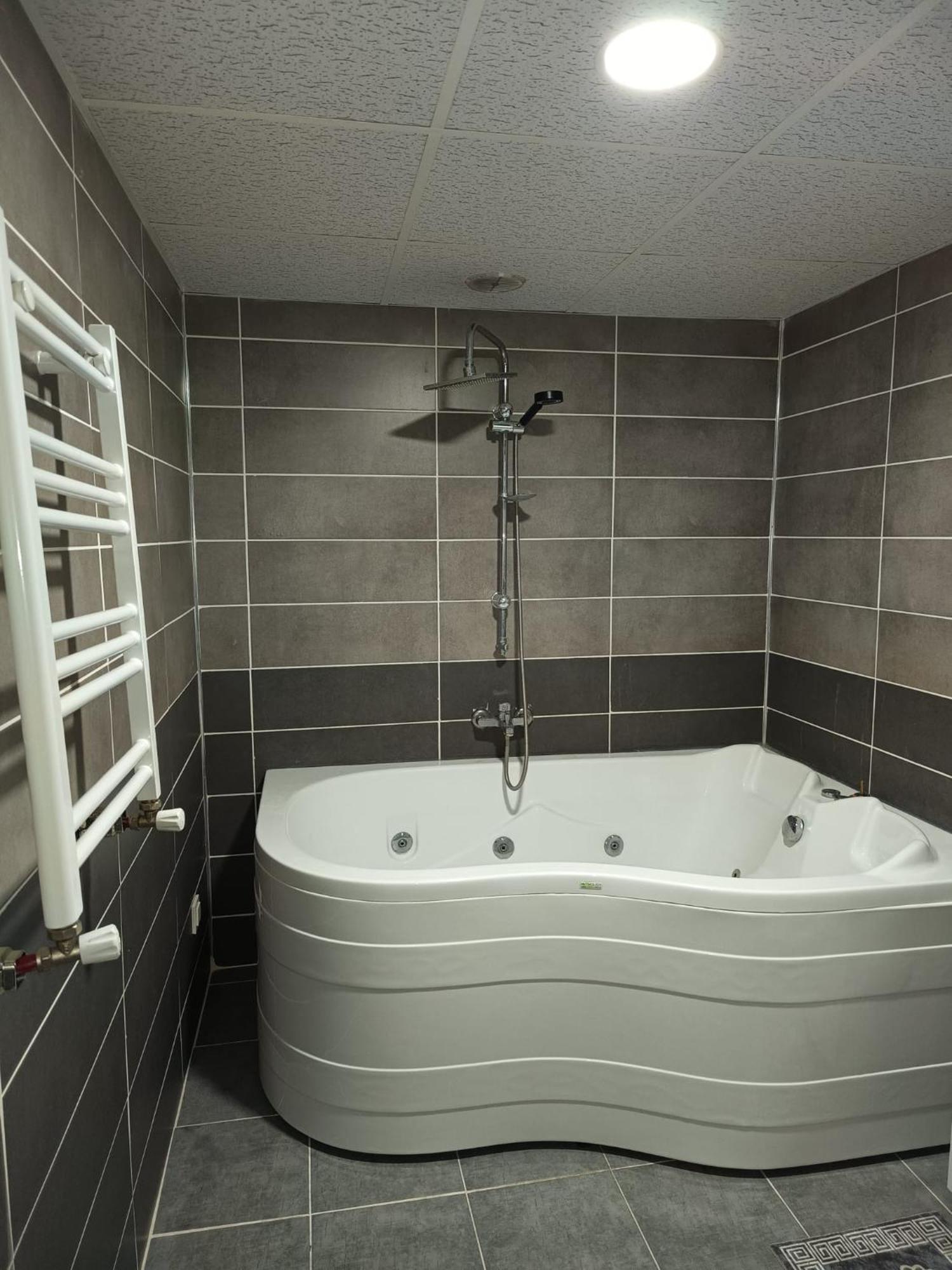 White Crown Apartman Ve Yasam Merkezi อิสตันบูล ภายนอก รูปภาพ