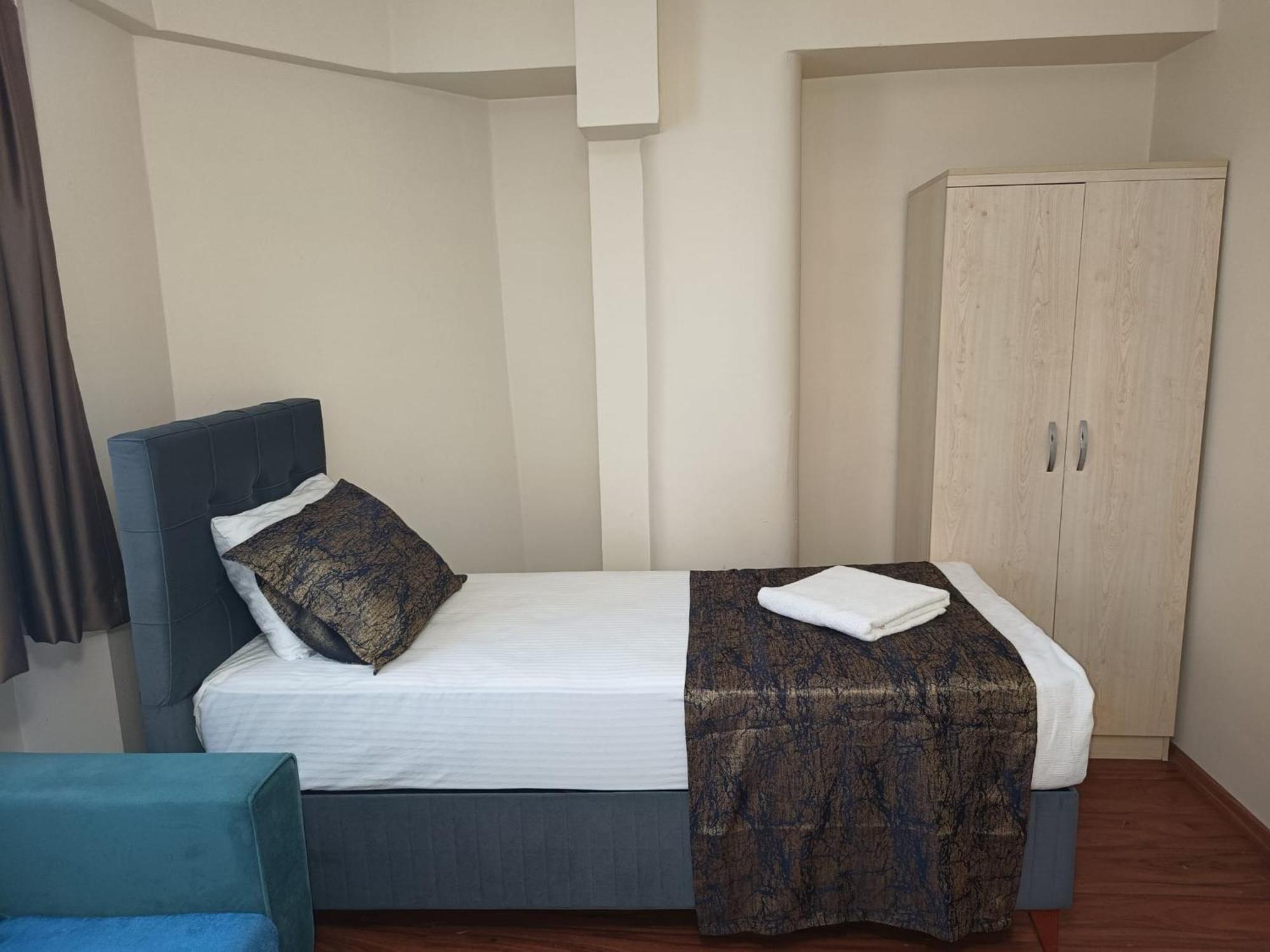 White Crown Apartman Ve Yasam Merkezi อิสตันบูล ภายนอก รูปภาพ